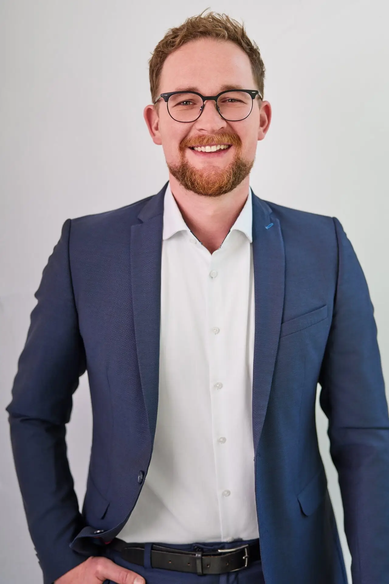 Mitarbeiterportrait einer Angestellten in Hamburg für Teamseite